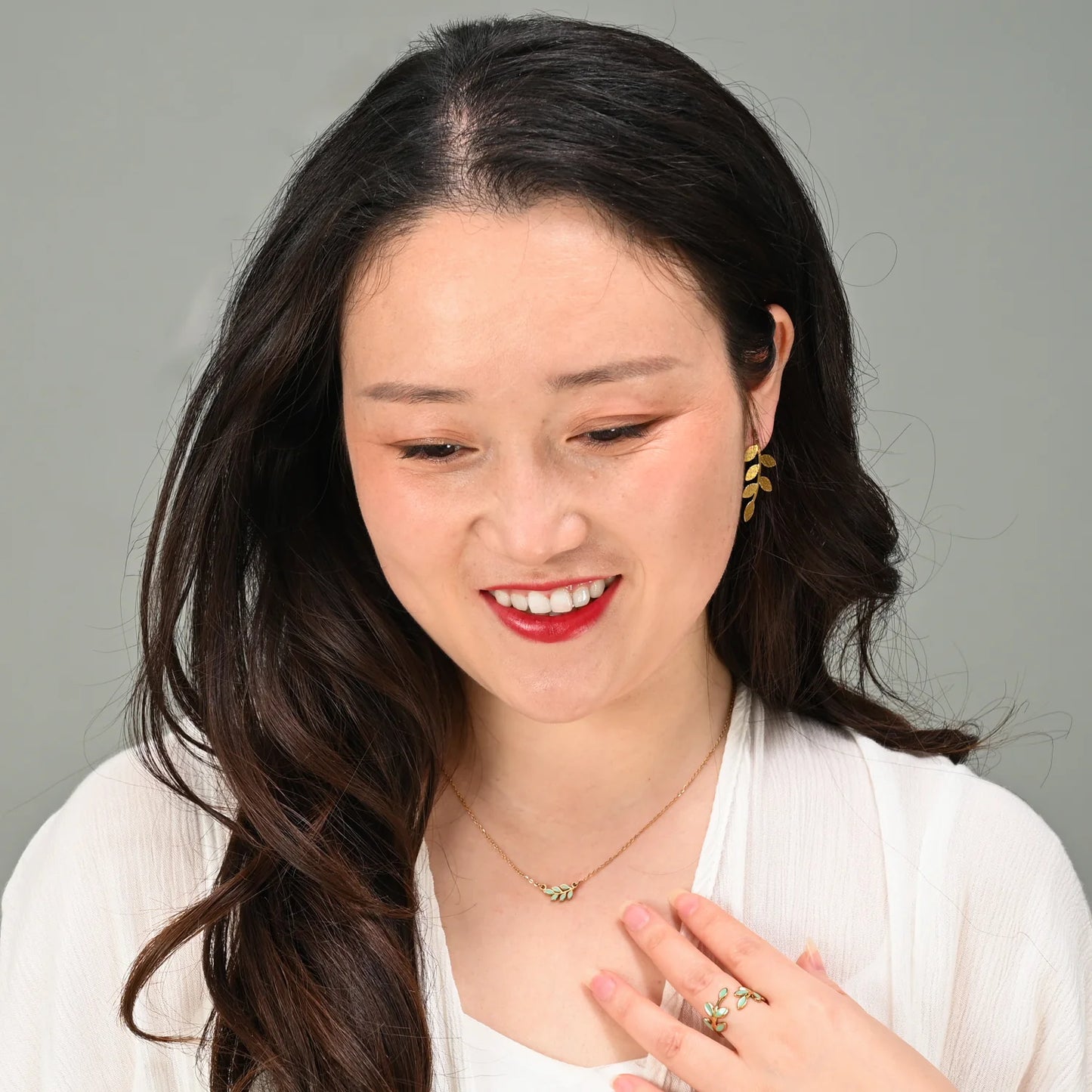 Rowen Leaf Necklace