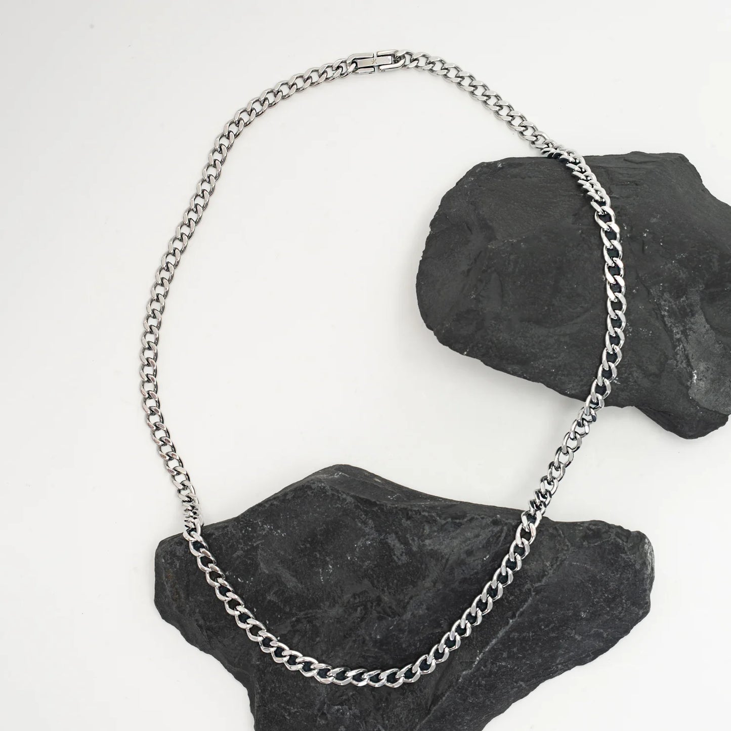 Linked Curb Chain in Stainless Steel