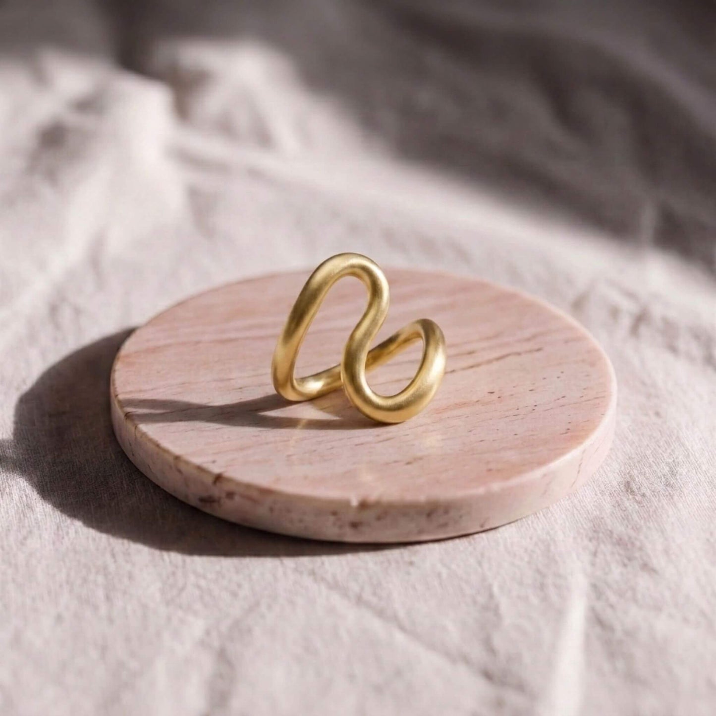 Sina Wave Brass Ring